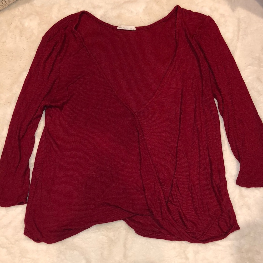 Red courted sleeve top